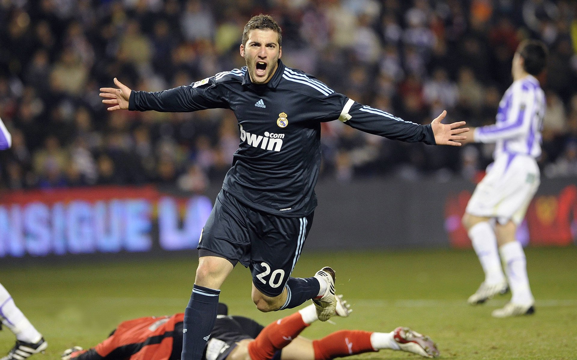 欧冠惊魂战:西甲豪门三次扳平,客场险胜,欧冠激战