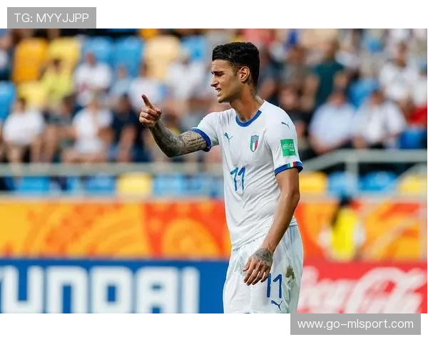 尤文前锋练习“第一触球+转身射门”以提高禁区效率