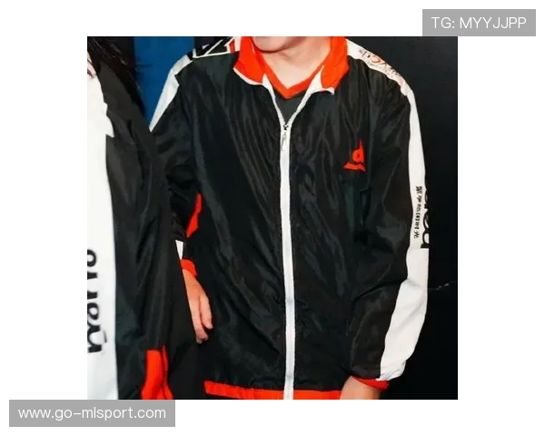 职业战队的队服设计潮流